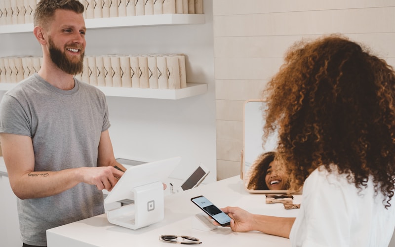 Cashier interview checklist showing billing accuracy, queue handling, customer service, and till closing